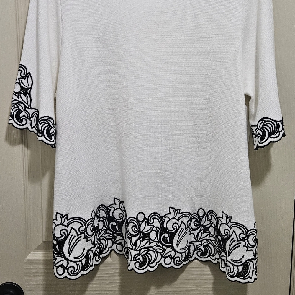 AnnTaylor Plus Size Knit Sweater with Black Embroydery